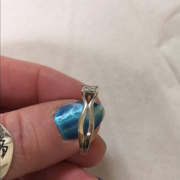 Engagement ring size 8 - Picture 5 of 8